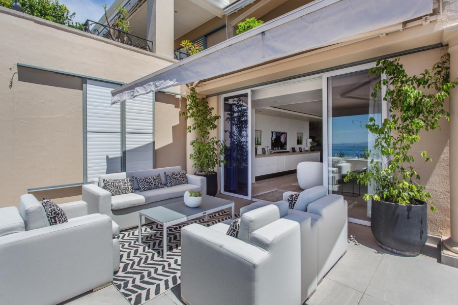 2 Bedroom Property for Sale in Green Point Western Cape